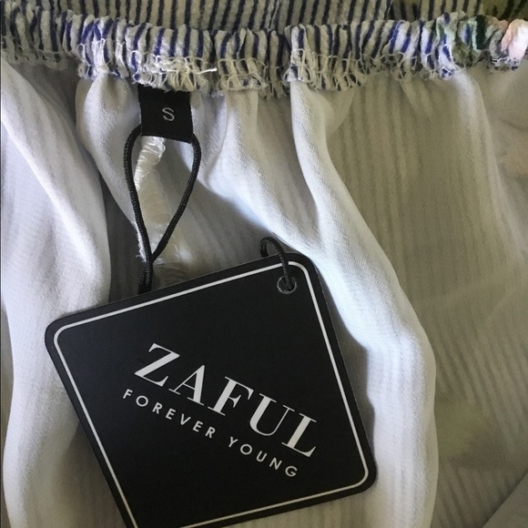 Zaful criss-cross halter short romper - Picture 7 of 10